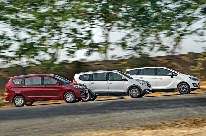Maruti Suzuki Ertiga vs Renault Lodgy vs Mahindra Marazzo side action Maruti Suzuki Ertiga vs Renault Lodgy vs Mahindra Marazzo side action