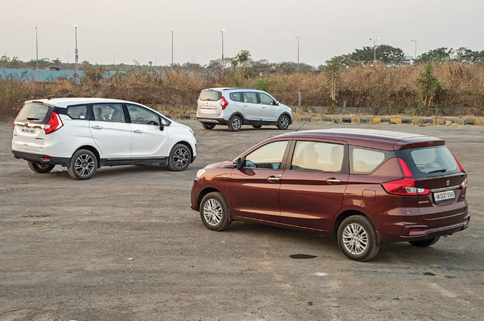 Mahindra Marazzo vs Maruti Suzuki Ertiga vs Renault Lodgy rear static Mahindra Marazzo vs Maruti Suzuki Ertiga vs Renault Lodgy rear static