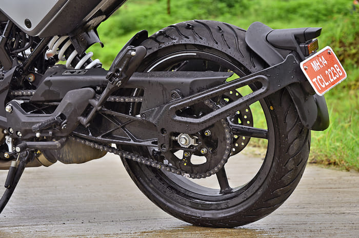 Husqvarna Svartpilen 250, Vitpilen 250 review, test ride