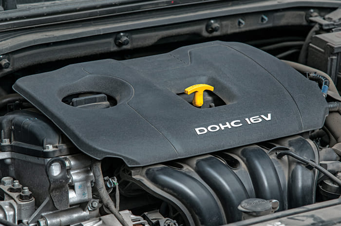 Hyundai Elantra engine