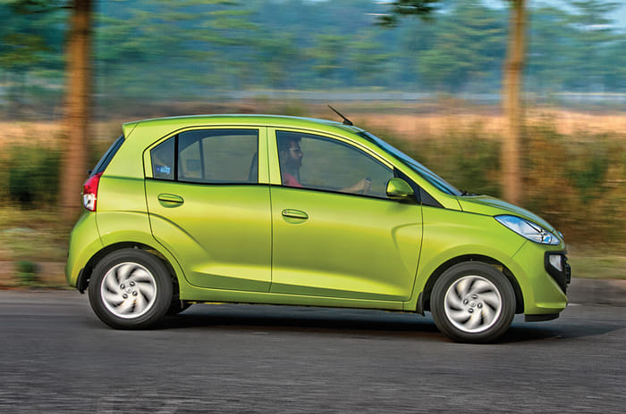 Hyundai Santro side action