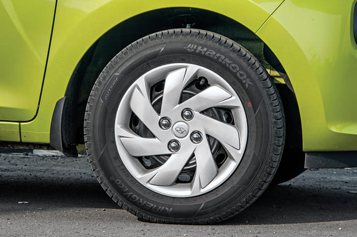 Hyundai Santro wheel