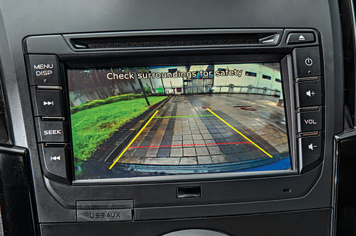 Isuzu D-Max V-Cross automatic rear parking camera Isuzu D-Max V-Cross automatic rear parking camera