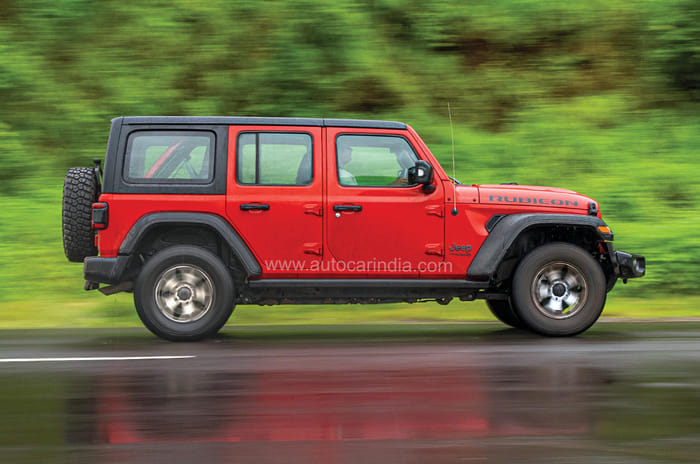 Jeep Wrangler vs Land Rover Defender comparison