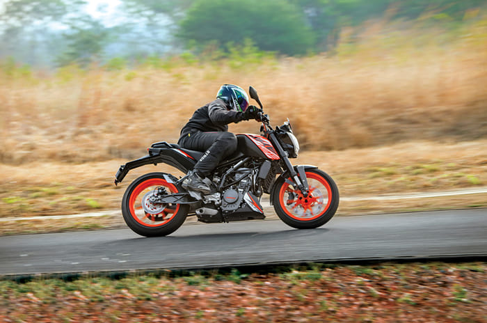 KTM 125 Duke review, test ride
