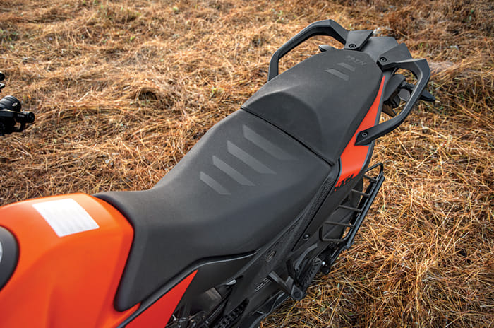 KTM-390-Adventure-seat