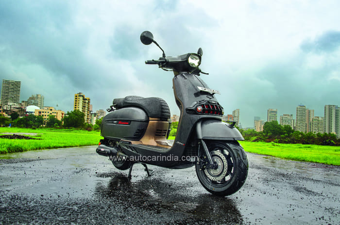 Keeway Sixties 300i review: Going retro