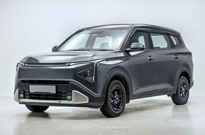 Kia Carens Clavis petrol front left side