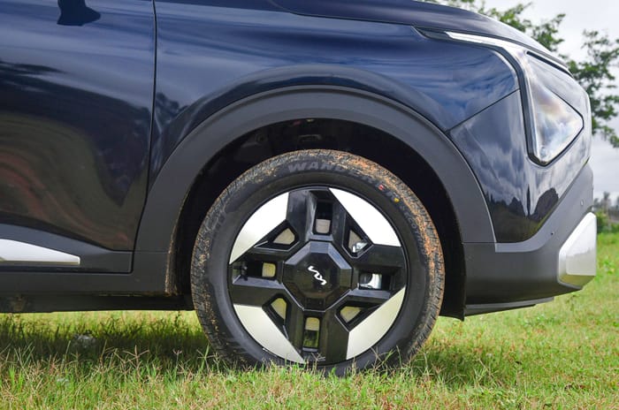 Kia Carens Clavis EV review: Multi purpose (electric) vehicle 