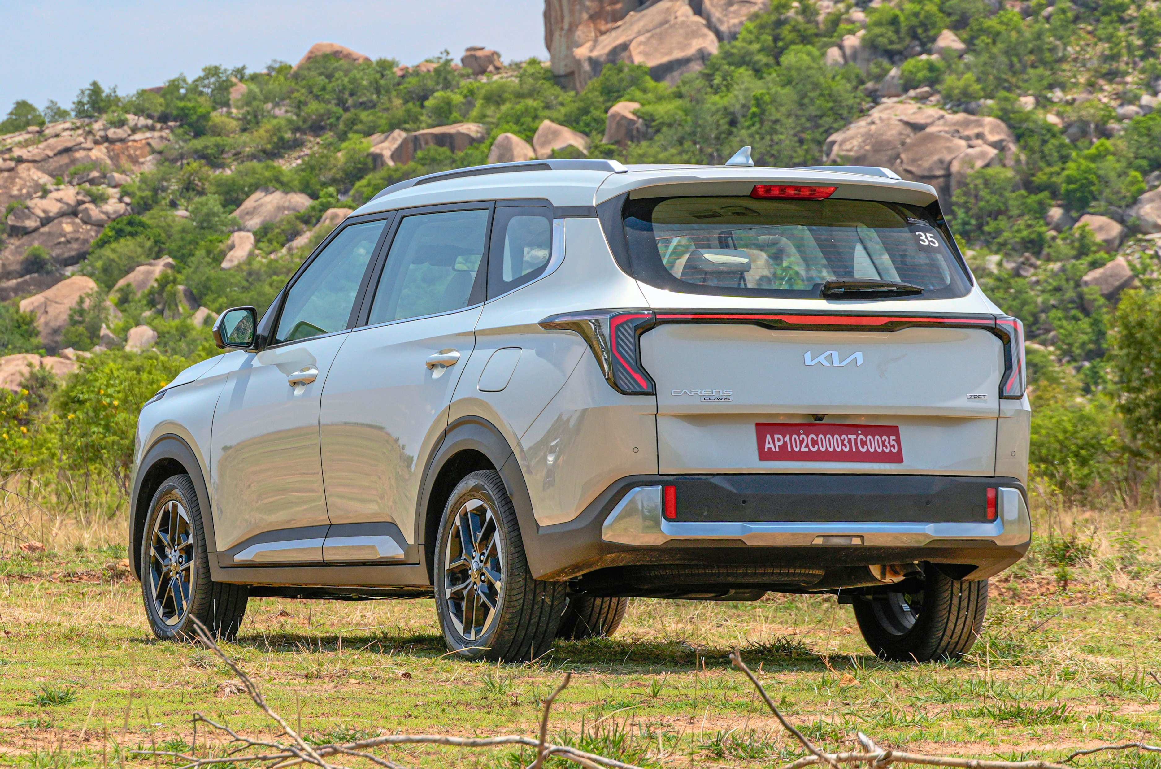 Kia Carens Clavis Rear Quarter