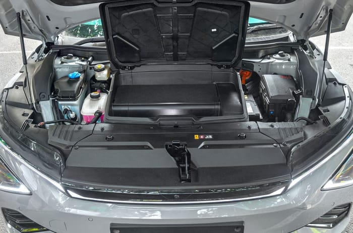 2025 Kia EV6 frunk