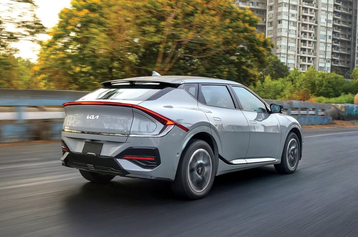 2025 Kia EV6 rear tracking