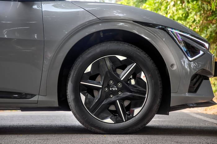 2025 Kia EV6 alloy wheels