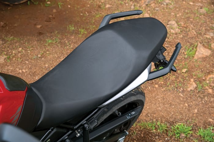 Kawasaki Versys 650 vs Triumph Tiger Sport 660 comparison