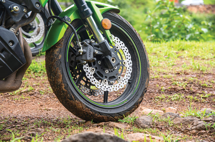 Kawasaki Versys 650 vs Triumph Tiger Sport 660 comparison