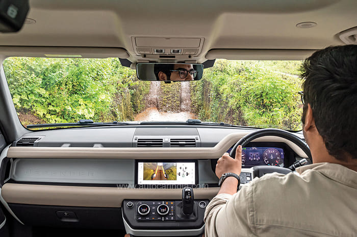 Jeep Wrangler vs Land Rover Defender comparison