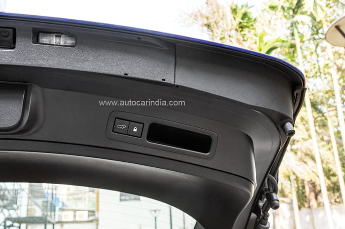 Lexus UX review: Eclectic electrics