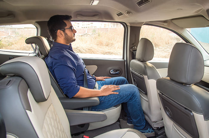 Renault Lodgy second row seats