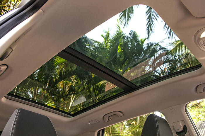 MG Hector sunroof