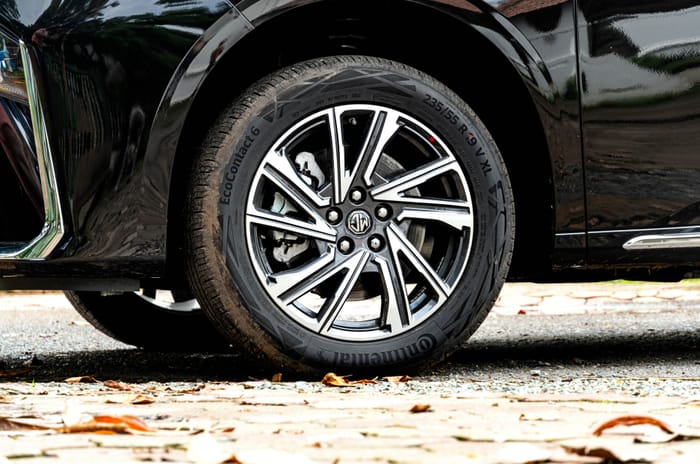 MG M9 review: Your lounge on the go