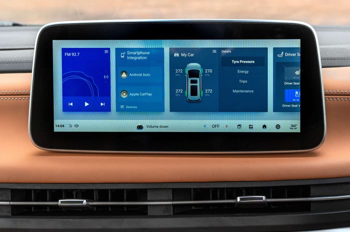 MG M9 review: Your lounge on the go