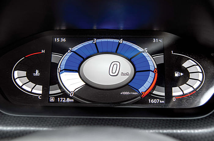 Nissan Magnite vs Maruti Vitara Brezza comparison