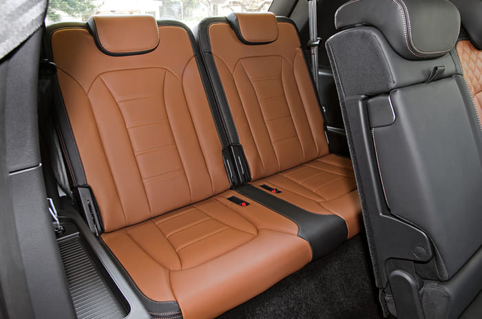 Mahindra Alturas G4  third row