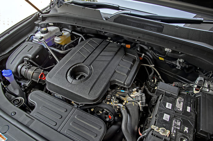 Mahindra Alturas G4 engine