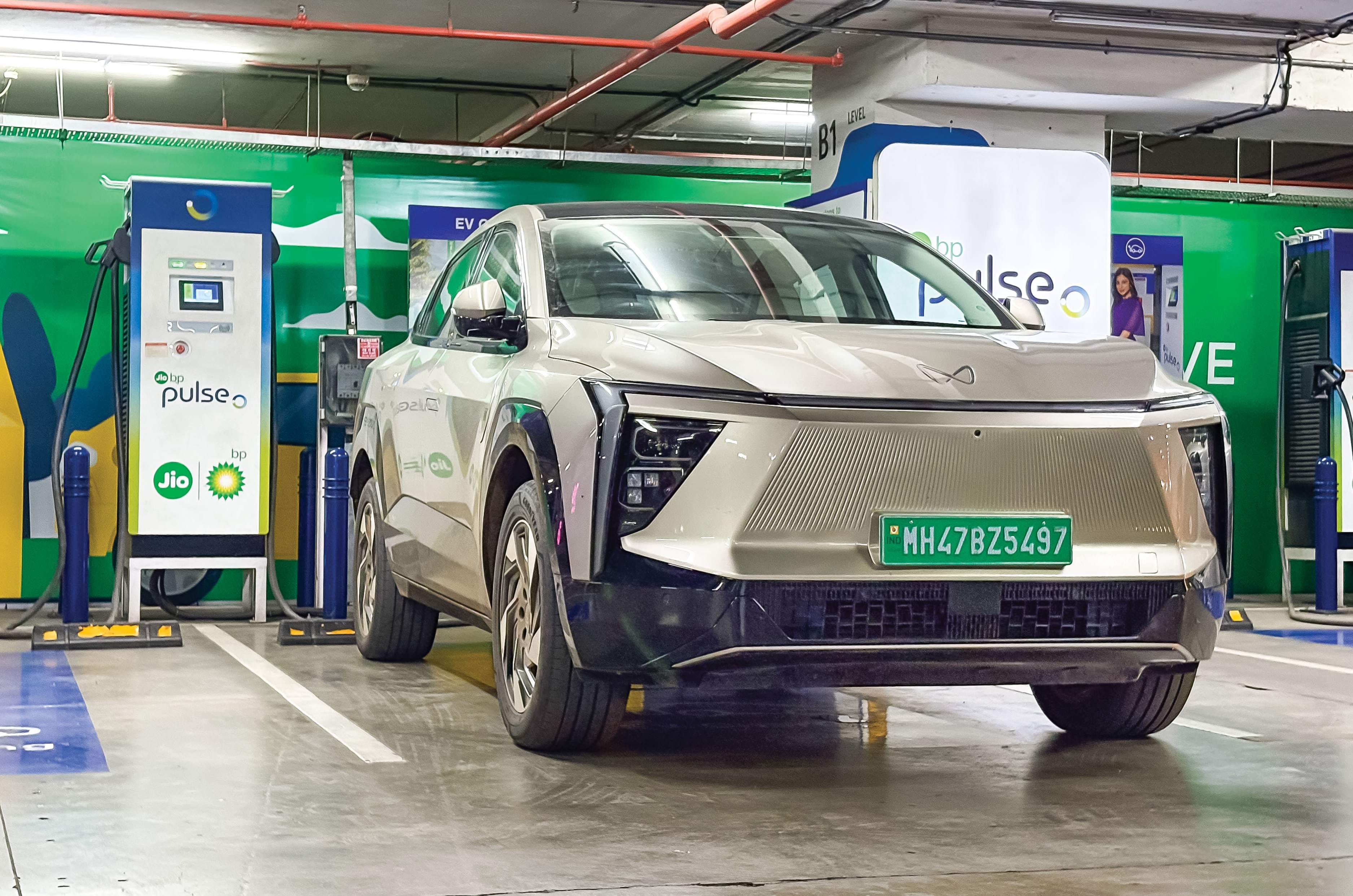 Mahindra XEV9e charging