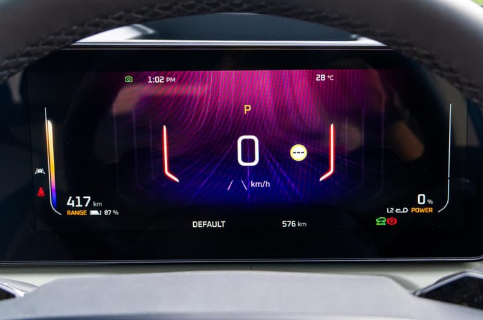 Mahindra XEV 9S digital instrument cluster