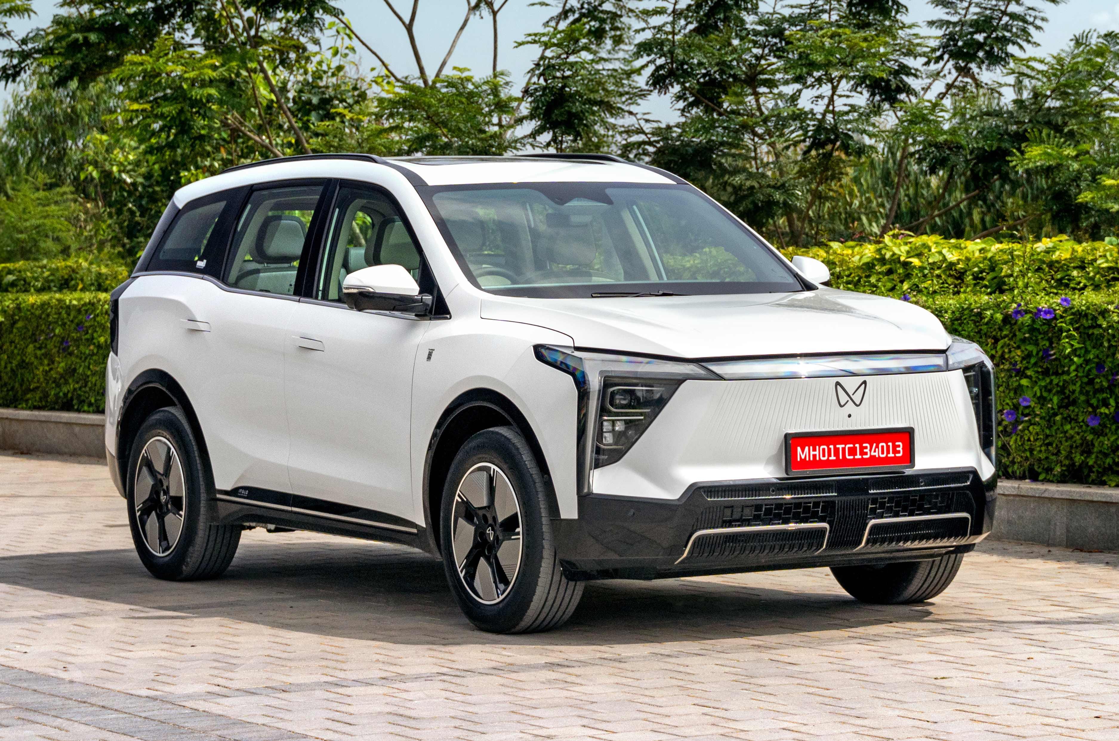 Mahindra XEV 9S front three quarter