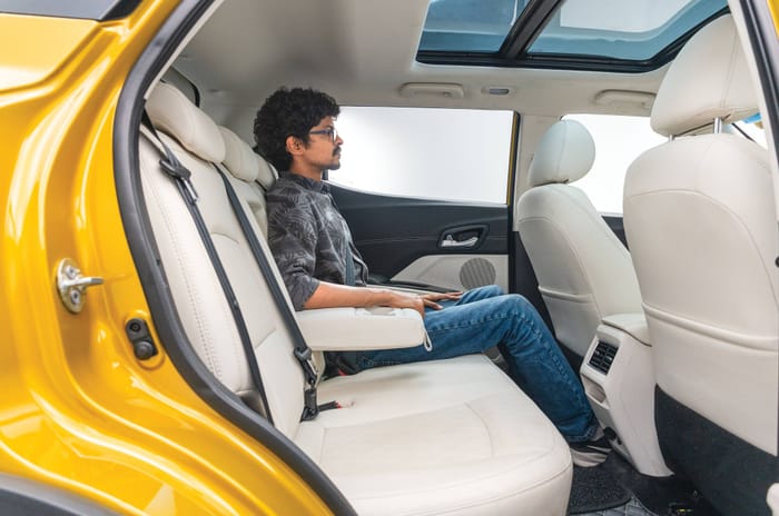 Skoda Kylaq vs Mahindra XUV 3XO comparison