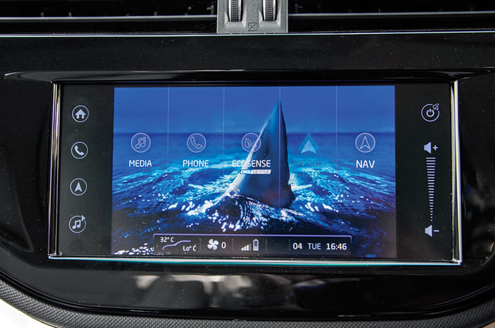 Mahindra Marazzo infotainment