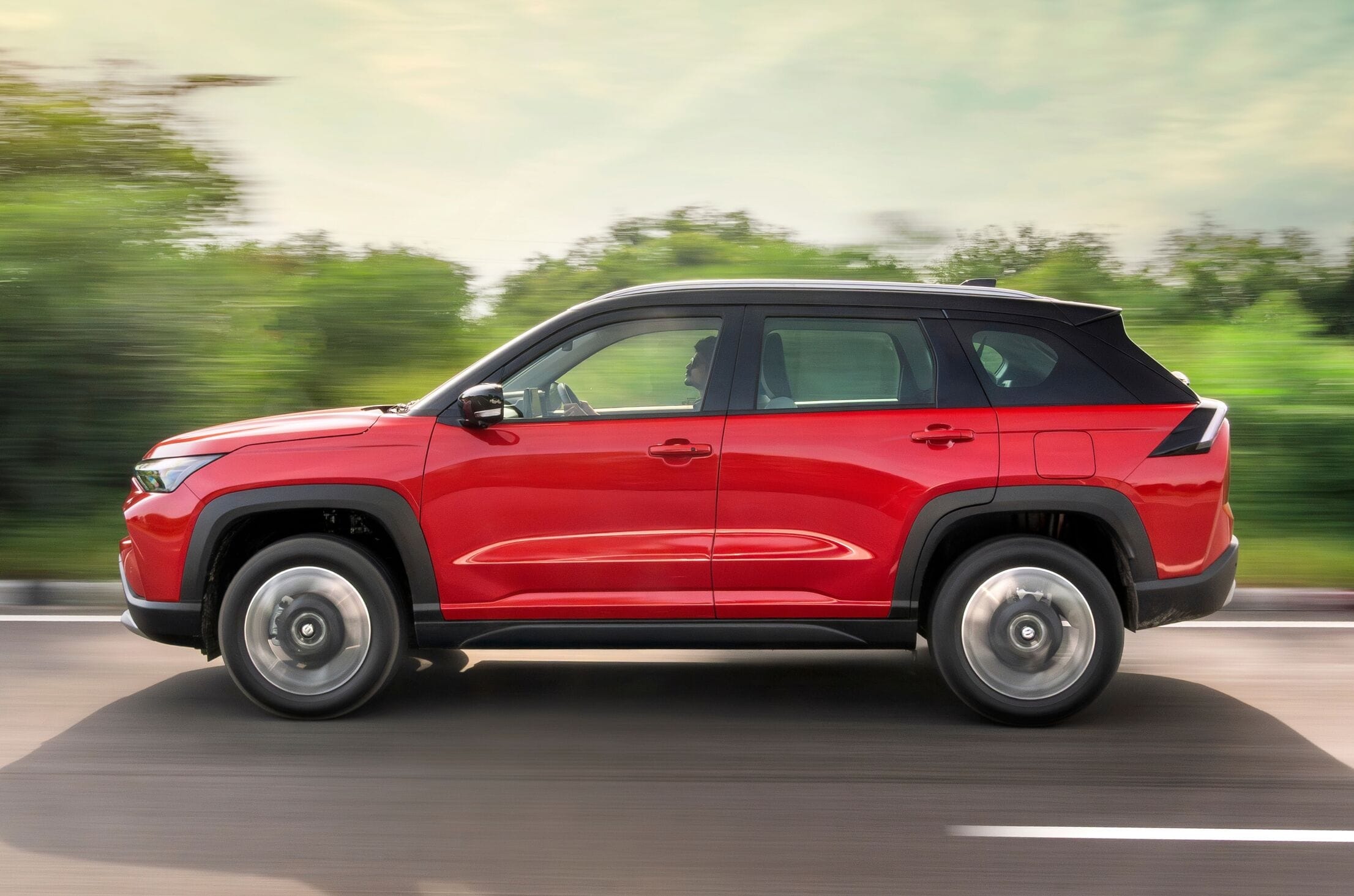 10 most fuel-efficient petrol midsize SUVs in India