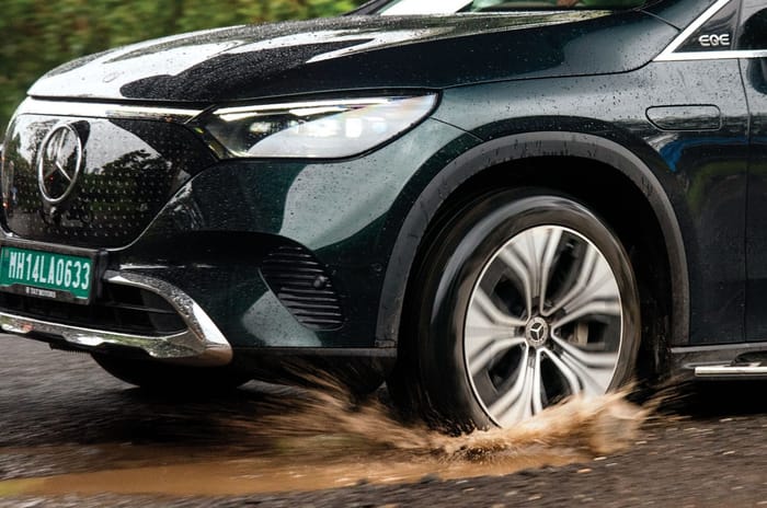 Mercedes EQE SUV front wheel splash