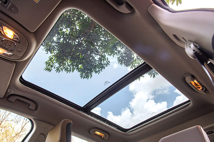 Jeep Meridian vs Toyota Fortuner comparison