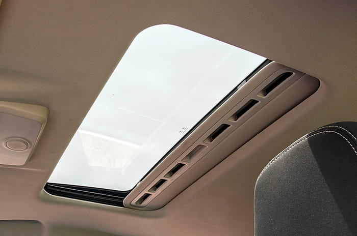 2020 Tata Nexon vs Hyundai Venue turbo-petrol comparison