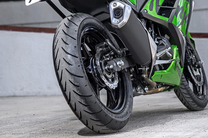 2018 Kawasaki Ninja 300 rear tyre 2018 Kawasaki Ninja 300 rear tyre