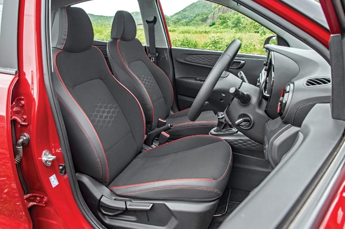 Hyundai Grand i10 Nios Turbo vs Volkswagen Polo 1.0 TSI comparison