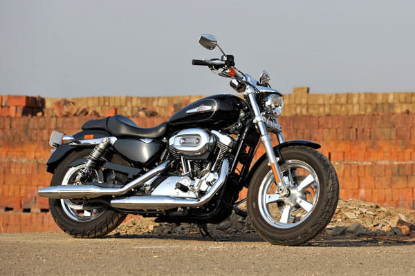 Harley Davidson 1200 Custom review, test ride