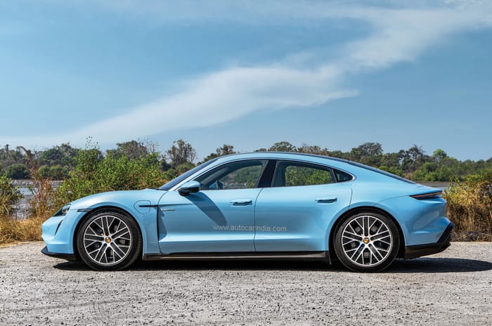 Porsche Taycan side static image