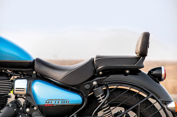 Yezdi Roadster vs Royal Enfield Meteor 350 comparison