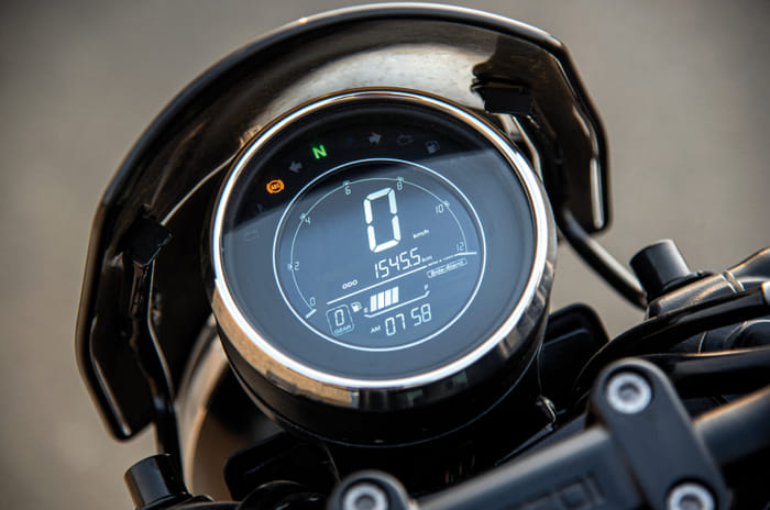 Yezdi Roadster vs Royal Enfield Meteor 350 comparison