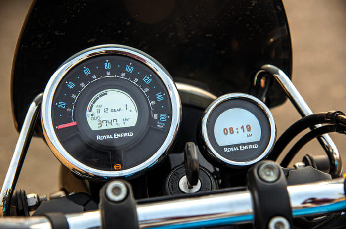 Yezdi Roadster vs Royal Enfield Meteor 350 comparison