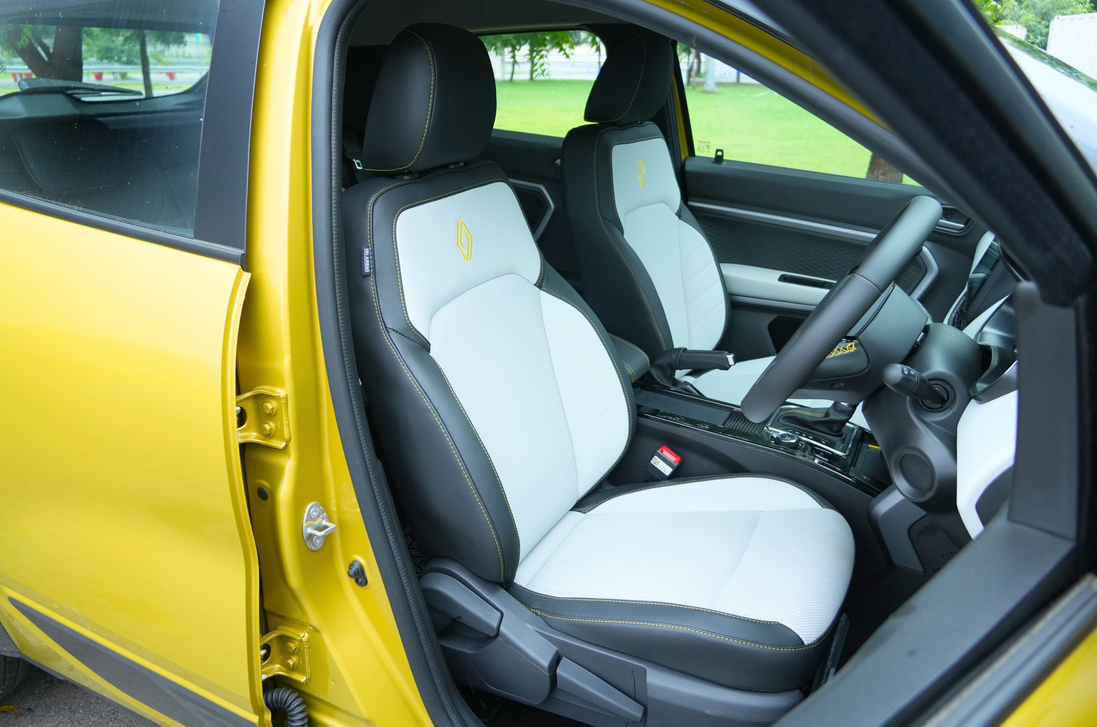 Renault Kiger front seats