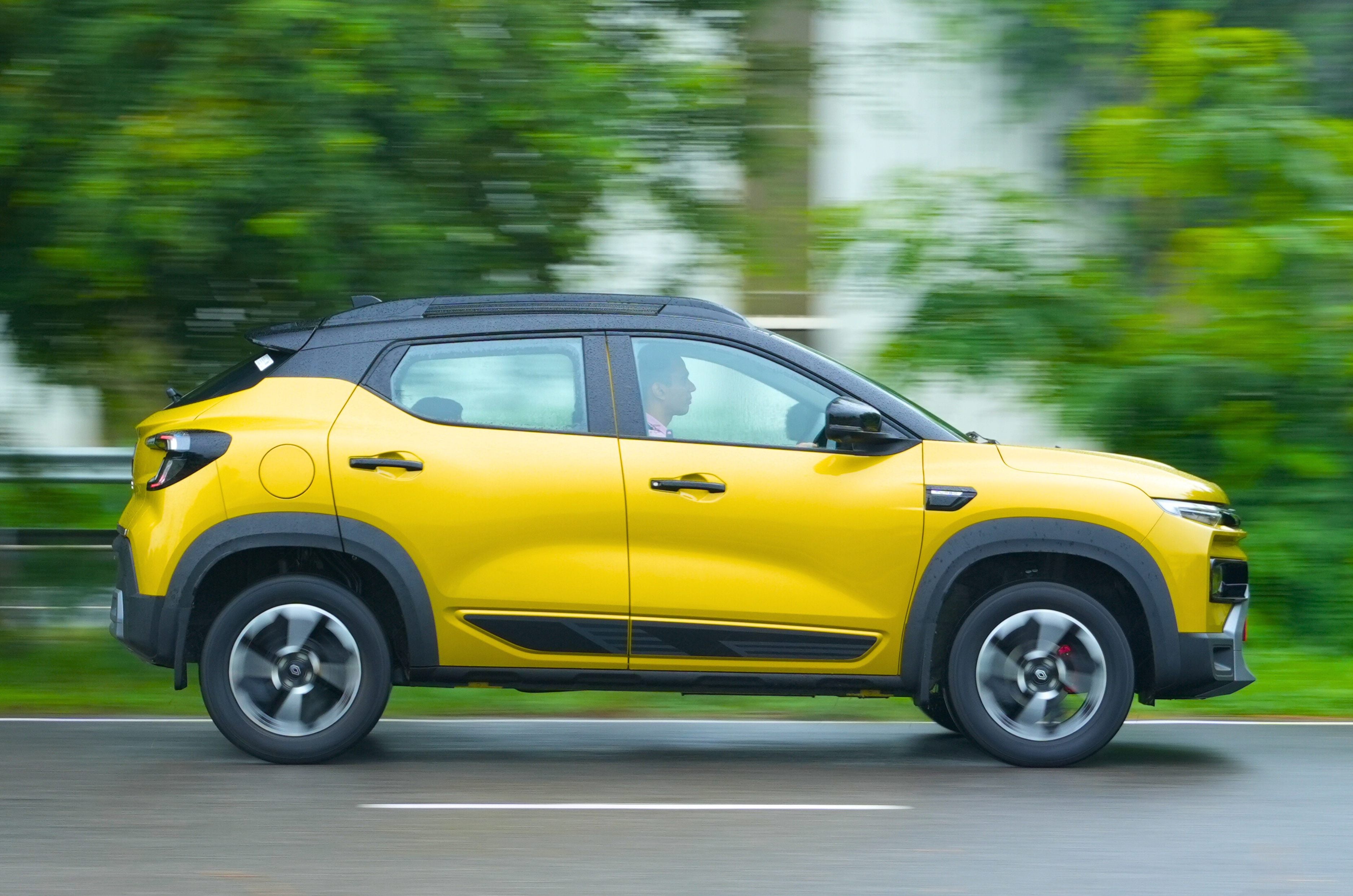 Renault Kiger side tracking