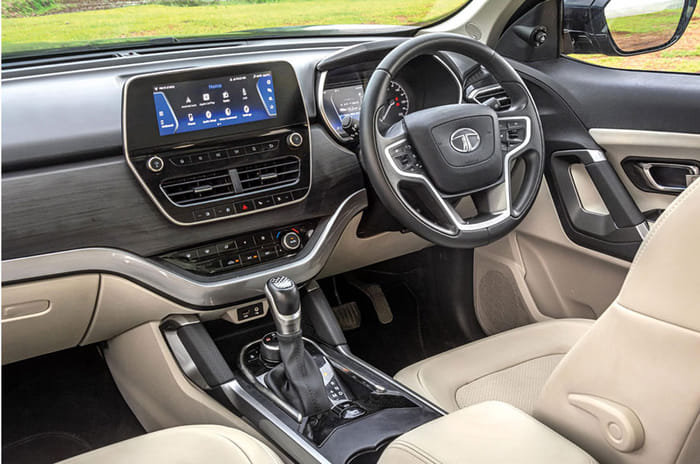 Hyundai Alcazar Vs Tata Safari comparison