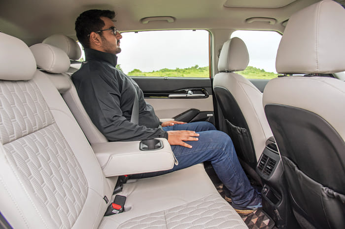 Kia Seltos vs MG Hector comparison