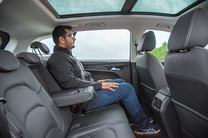 Kia Seltos vs MG Hector comparison