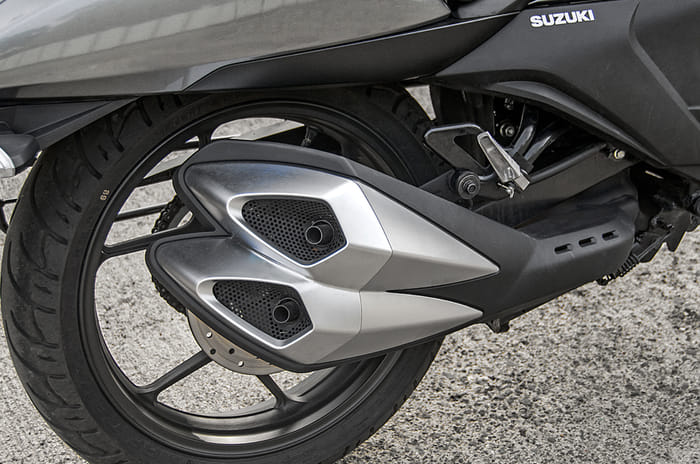 Suzuki Intruder FI exhaust Suzuki Intruder FI exhaust